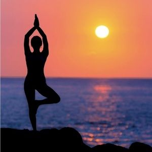 Hi POSHworld! I’m Gina and welcome to my closet!